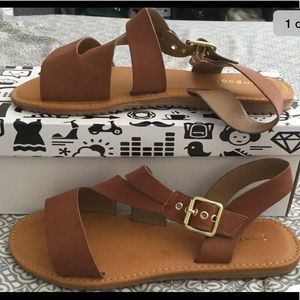 BAMBOO HEARTEN 66 (Tan) Size 8.5 Leather Sandals